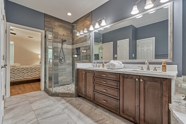 Photo - 10 E Sterling Pond Cir House