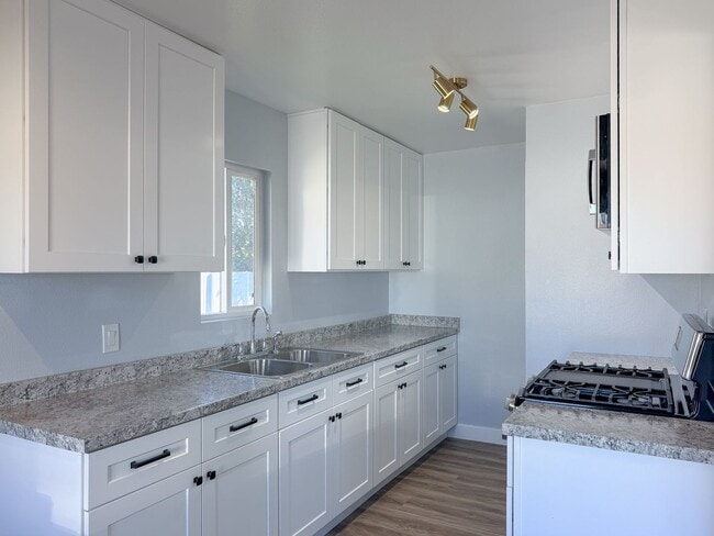 Photo - 502-504 E Hemlock- LT Unit 504 E Hemlock- LT