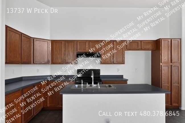 Photo - 13737 W Peck Dr