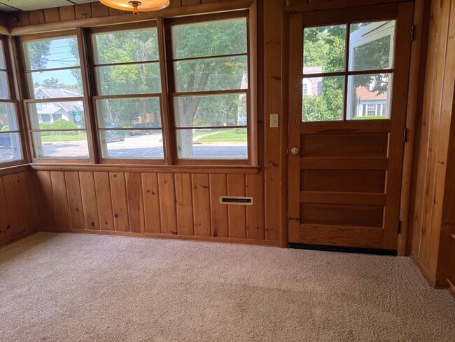 Photo - 721 W Olin Ave