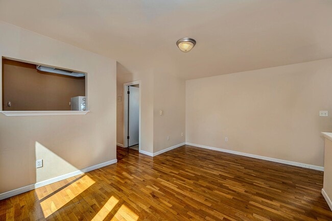 800 NE 40th St Unit 802