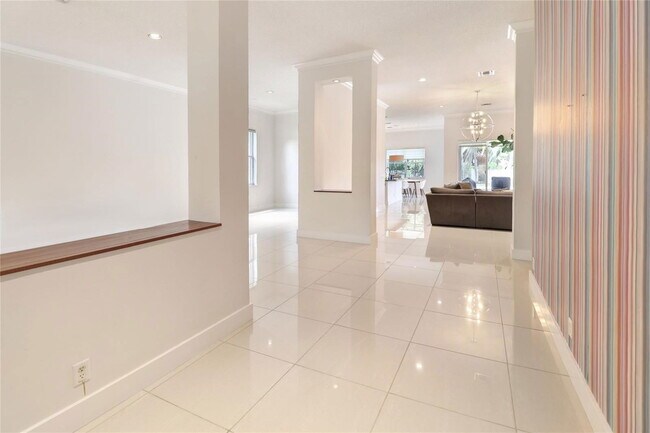 Photo - 1600 Blue Jay Cir