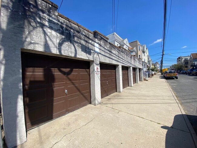 Building Photo - 468 Avenue A Unit 1 Rental