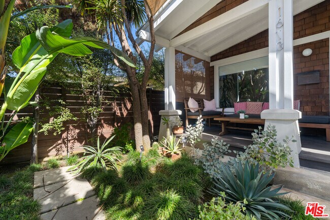 Photo - 1613 Cabrillo Ave