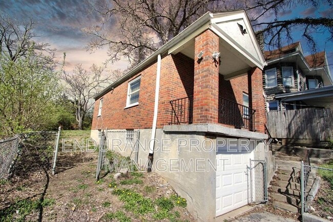 Photo - 937 Grand Ave