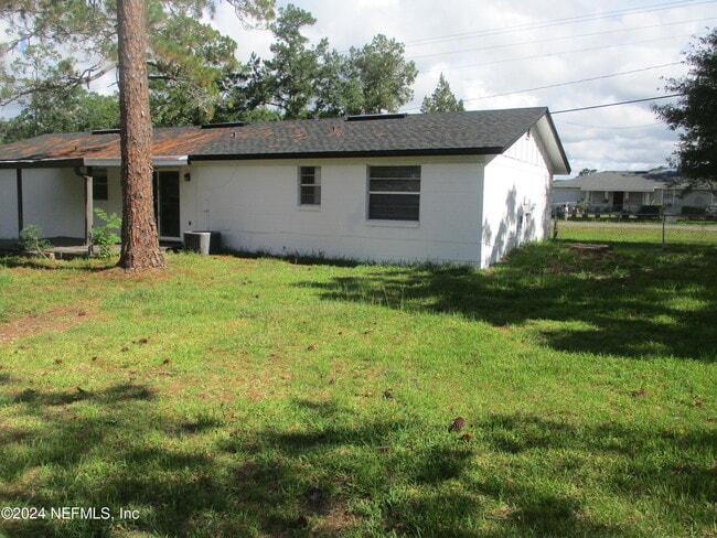 Photo - 305 Old Jennings Rd
