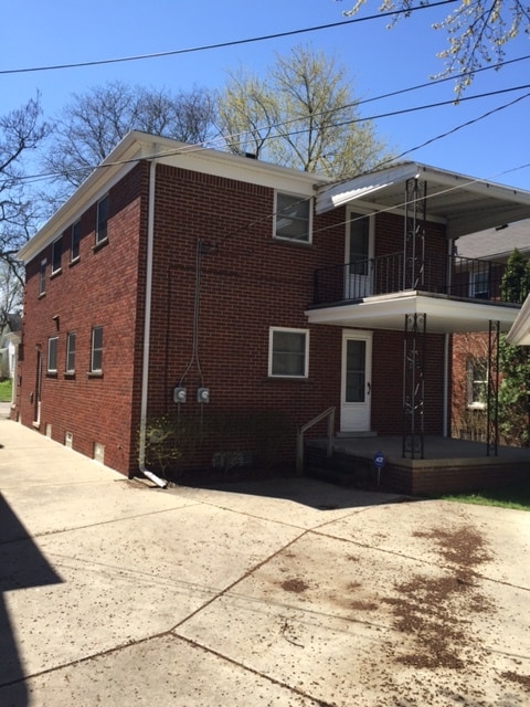 Photo - 208 Catalpa Dr