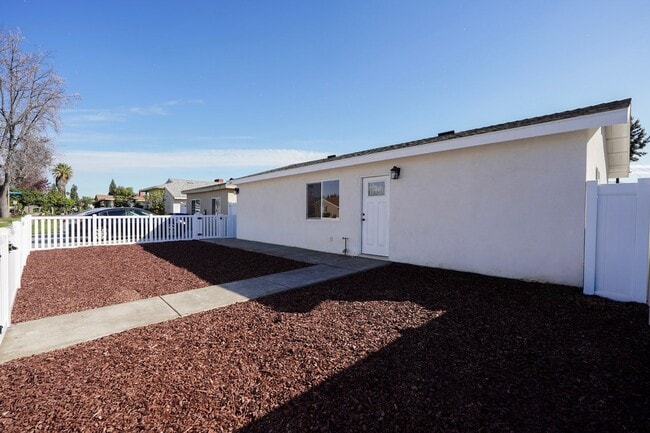 Photo - 1600 E Columbia Ave Unidad 1600 E Columbia Avenue