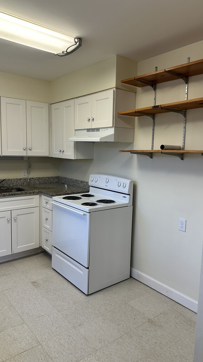 Photo - Poplar Village