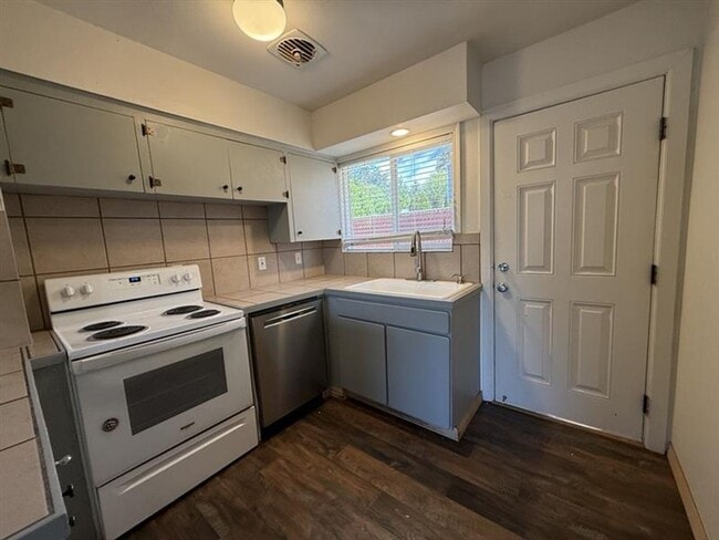 Photo - 7215 SE Division St