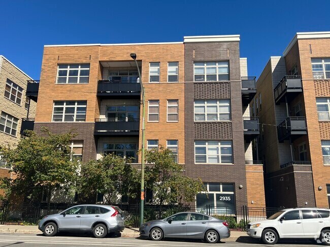 Building Photo - 2935 N Clybourn Ave Unit 403 Rental