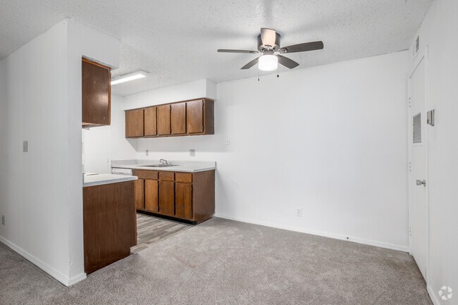 2BR, 2BA Classic - 920SF - Dining room