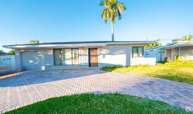 Building Photo - 1221 W Camino Real Rental