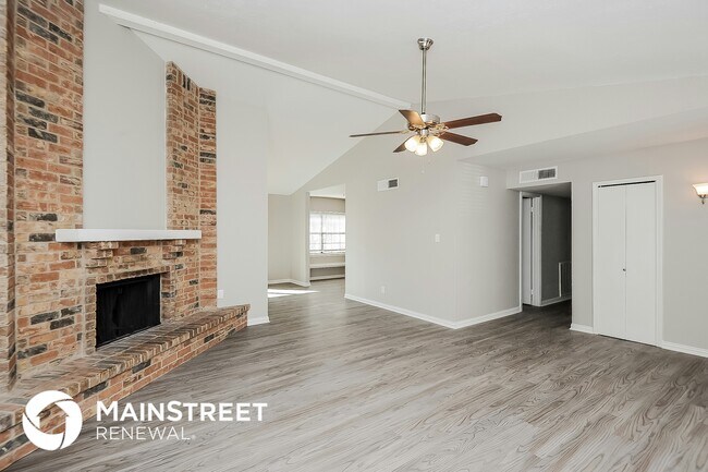 Photo - 2817 Carnaby Ln