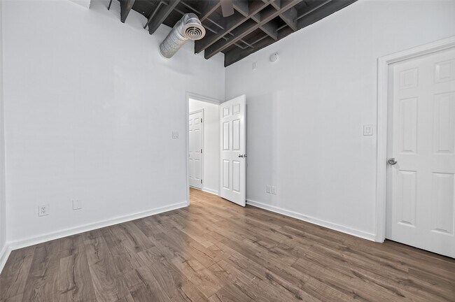 Photo - 708 W Clay St