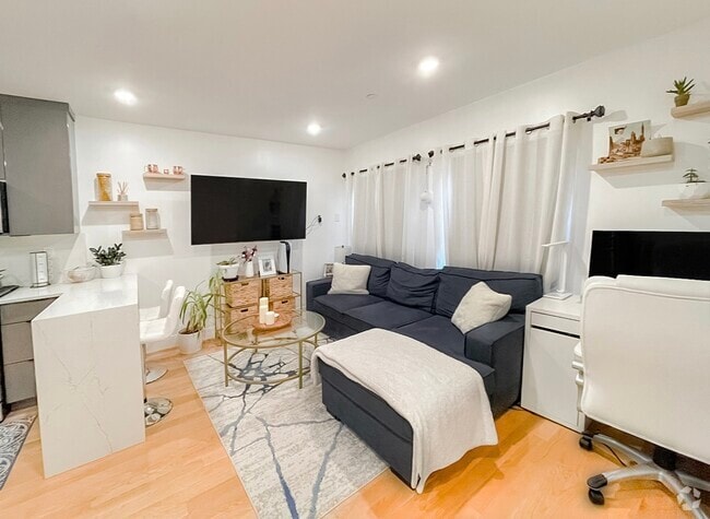 Building Photo - 6 Everett Pl Unit 1 Rental