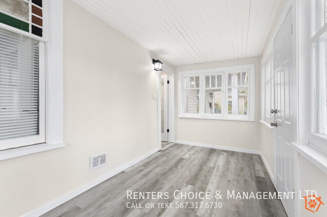 Photo - Pet Friendly, Renovated House Near Downtown Medicine Hat