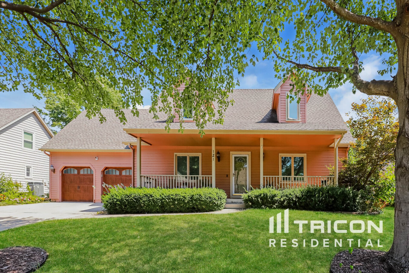 Photo - 121 SE Nottingham Ct