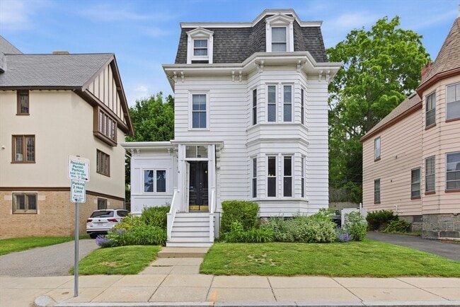 Building Photo - 4 Lombard St Unit 2