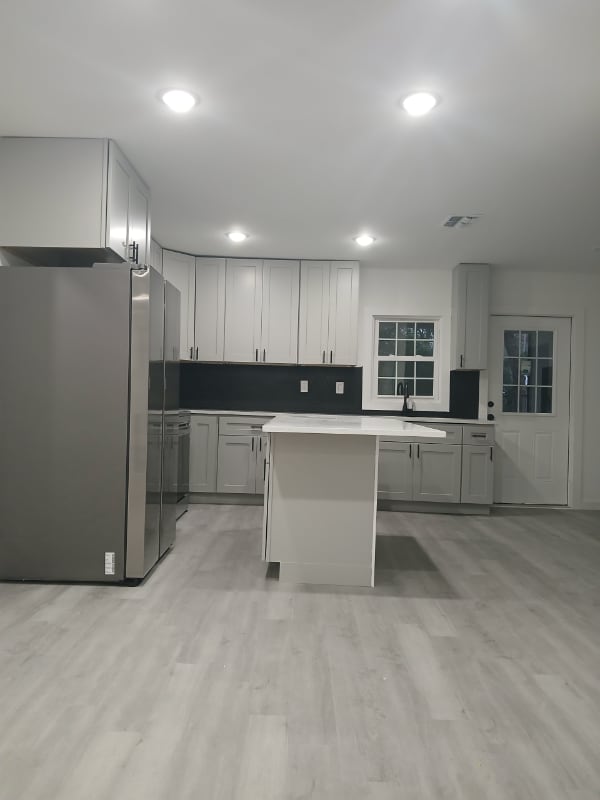 Photo - 1110 Commerce Dr