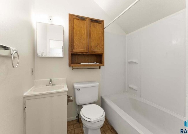 Photo - 1409 E Nye St