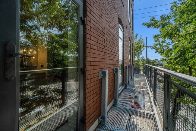 Photo - Modern 1 Bedroom, 1 Bath Apartment Home Located In Historic Westport Unit 435-302