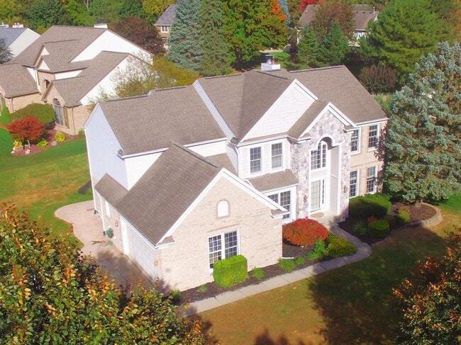 Building Photo - 47498 Fox Run Dr Rental