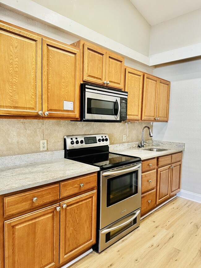 Photo - 826 Wiggins Pass Rd