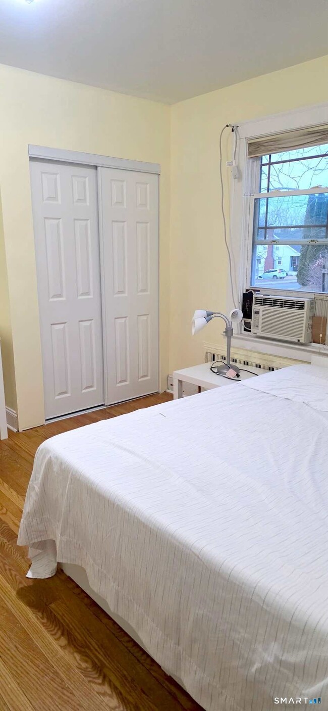 Photo - 324 Curtis St