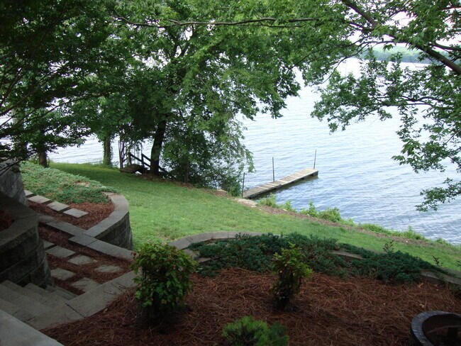 Photo - 1042 Shadow Ln Unit 1042