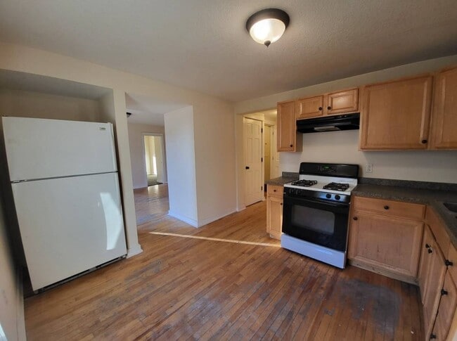 Building Photo - 3311 Pleasant Ave Unit 2