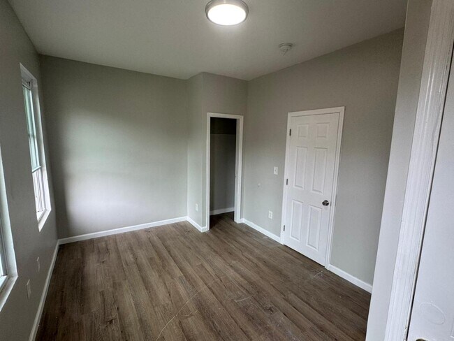 Photo - 35 Benkard Ave