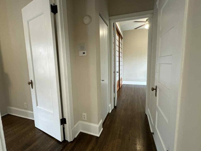 Photo - 631 W Barry Ave Unidad 3G