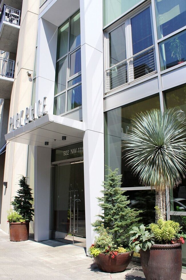 Photo - Epitome of Luxury: Spacious 2 Bedroom Pent... Unit 1205