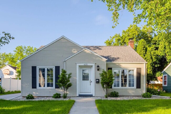 Photo - 600 N Outagamie Ct Unit ID1061630P