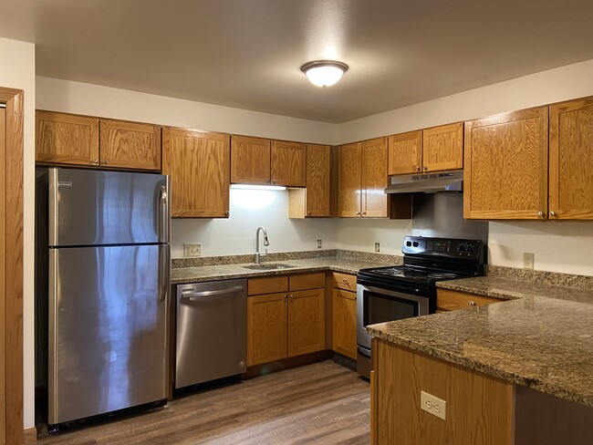 Gourmet Granite Kitchen - 2039 S Main St Apartments