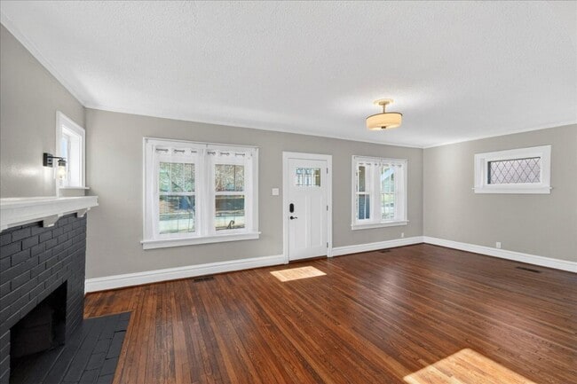 Photo - 1420 Bredell Ave