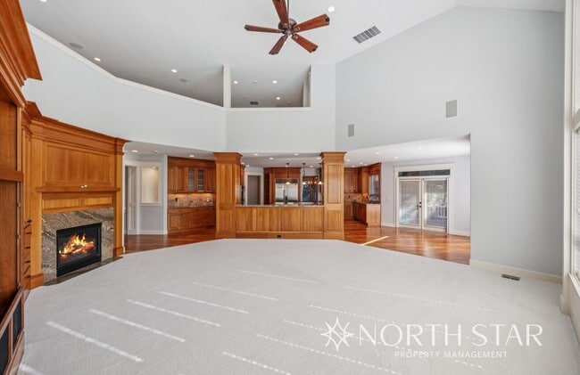 Photo - Stunning Bull Mountain Estate