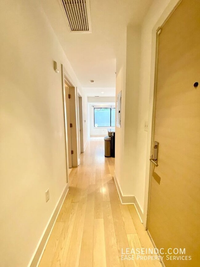 Photo - 1634 14th St NW Unidad #T002