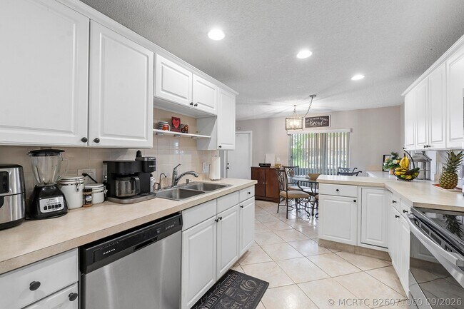 14519 Lucy Dr