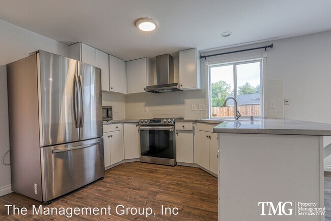 Photo - 5 br, 2.5 bath House - 705 SE 146th Avenue