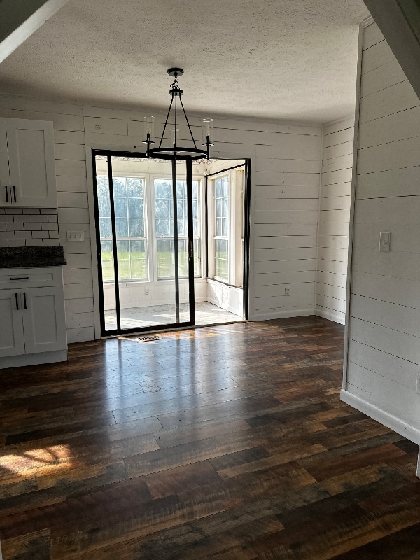 Photo - 467 Russell Ridge Rd