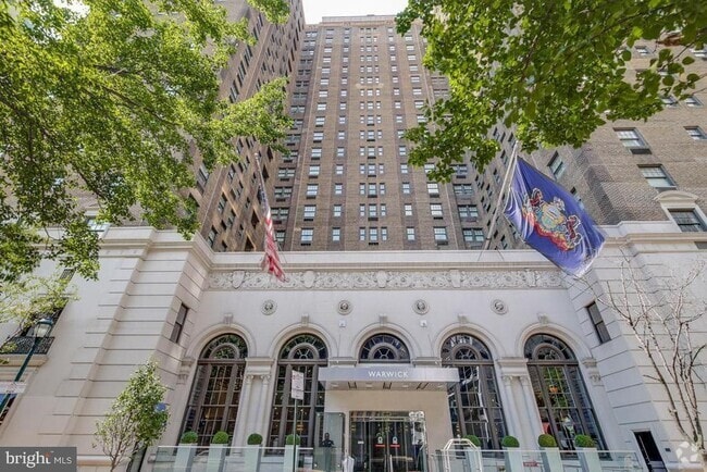 Building Photo - 1701 Locust St Unit 2017 Rental