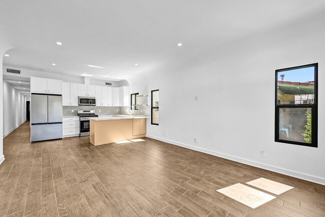 Photo - 618 N Vista St