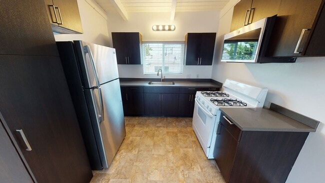 BEAUTIFUL Studio in Inglewood !!