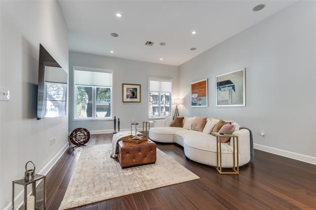 Photo - 3210 Carlisle St