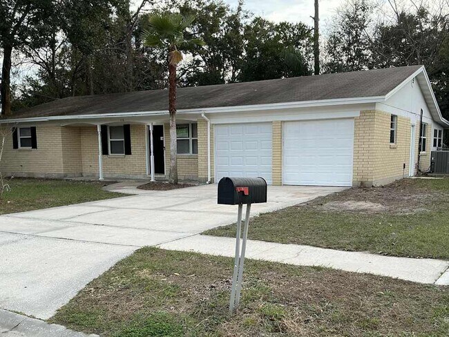 Building Photo - 1116 Willow Ln