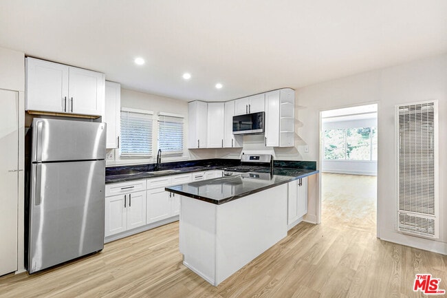 Photo - 316 Crane Blvd