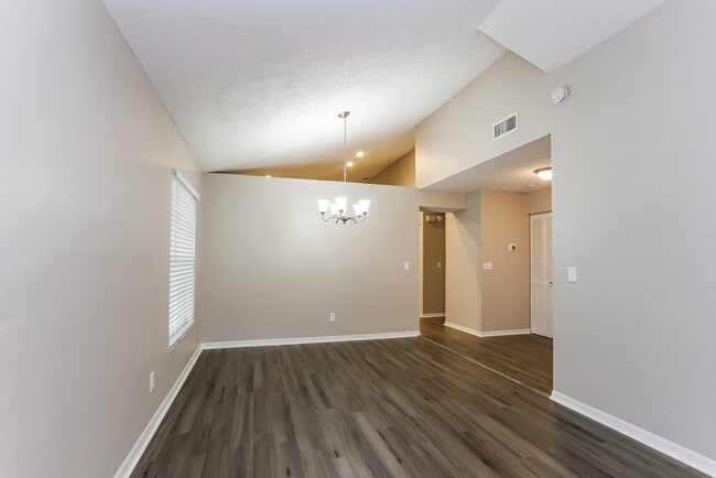 Photo - 12832 Dunhill Dr