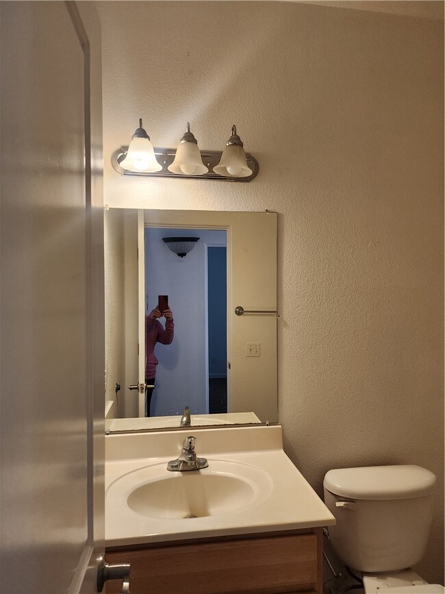 Photo - 2411 Stonebridge Dr